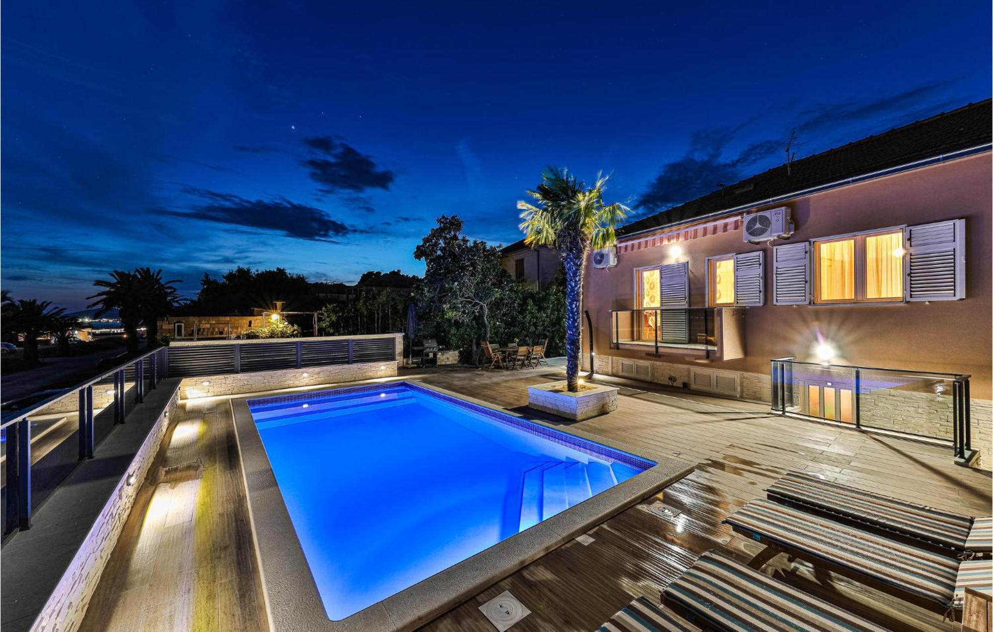 Gorgeous Home In Kastel Gomilica With Wifi Kaštela Esterno foto